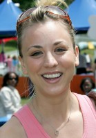 Kaley Cuoco photo #