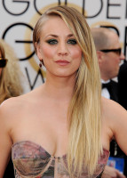 Kaley Cuoco photo #