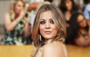 Kaley Cuoco photo #