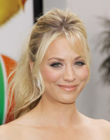 Kaley Cuoco photo #