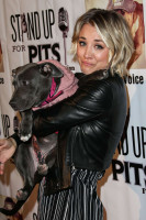 Kaley Cuoco photo #