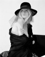Karen Elson photo #