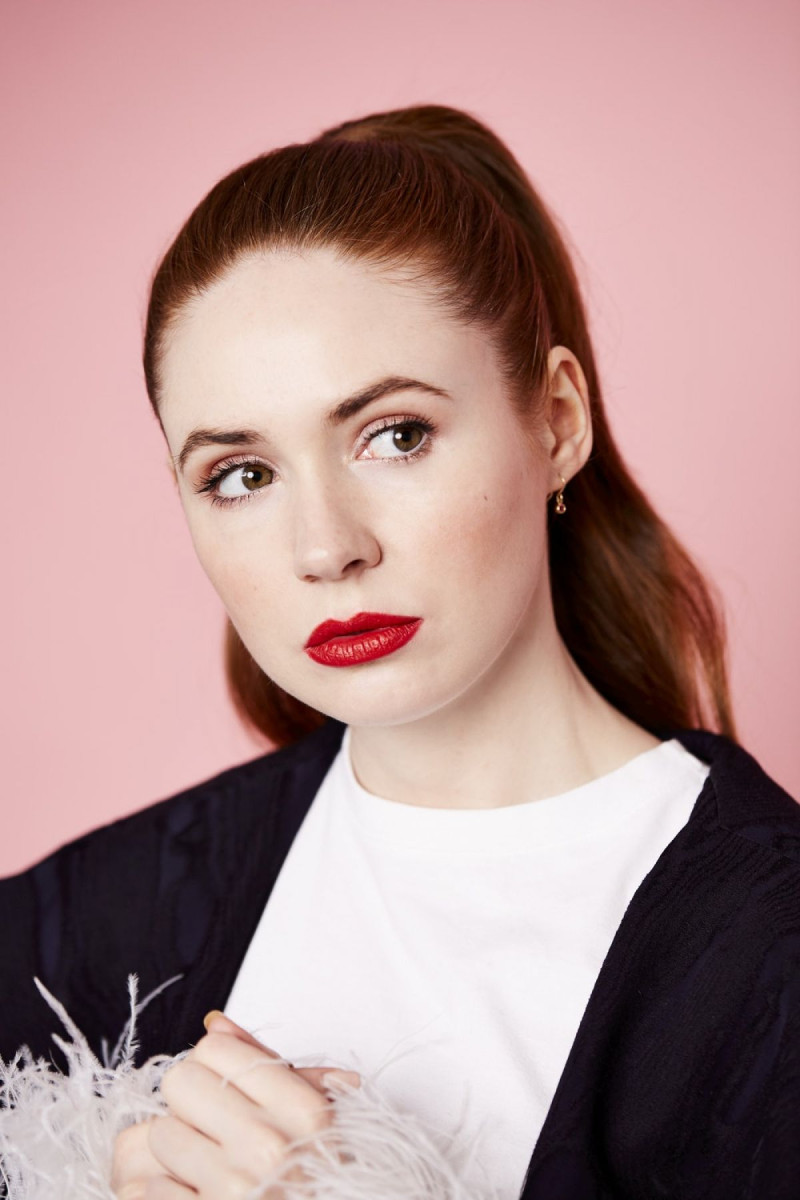 Karen Gillan: pic #1100003