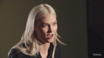 Karlie Kloss photo #