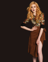 Katherine McNamara photo #