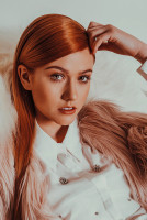 Katherine McNamara photo #