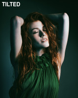 Katherine McNamara photo #