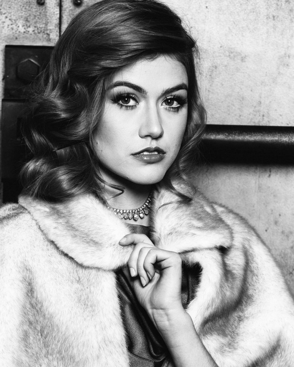 Katherine McNamara: pic #899685