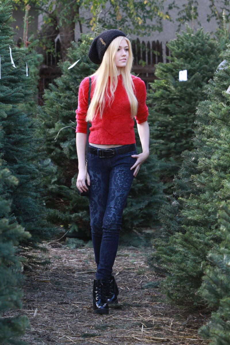 Katherine McNamara: pic #838387