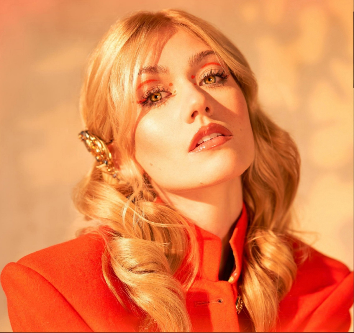 Katherine McNamara: pic #1299998