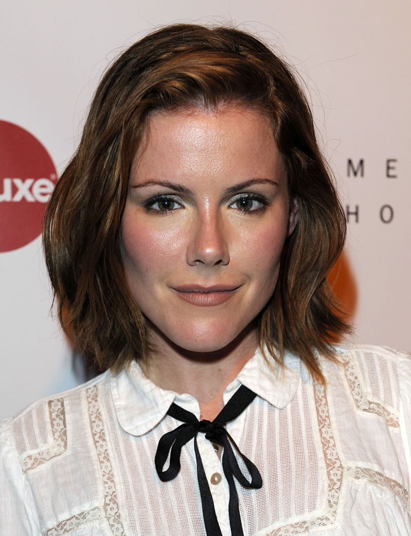 Kathleen Robertson: pic #296558