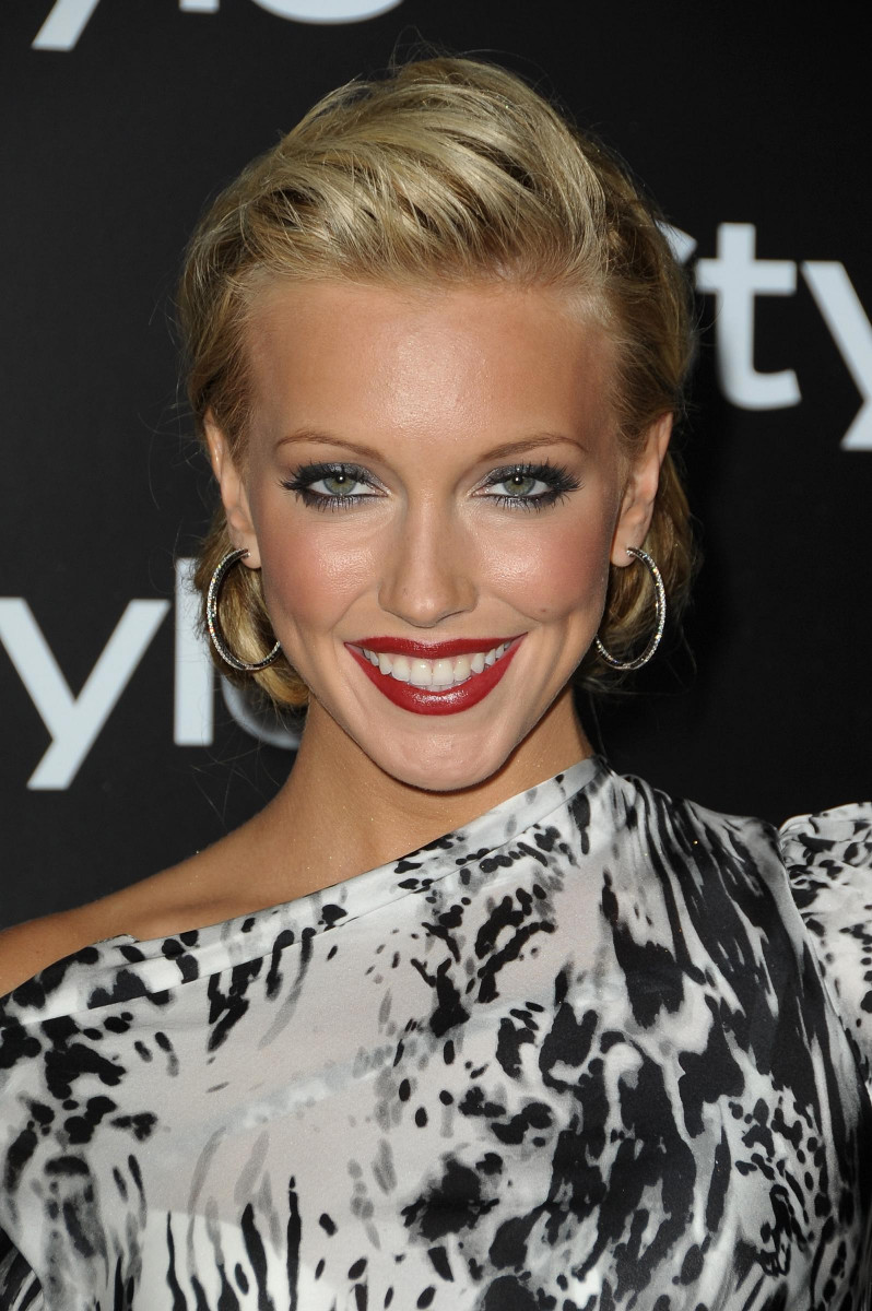 Katie Cassidy: pic #192007