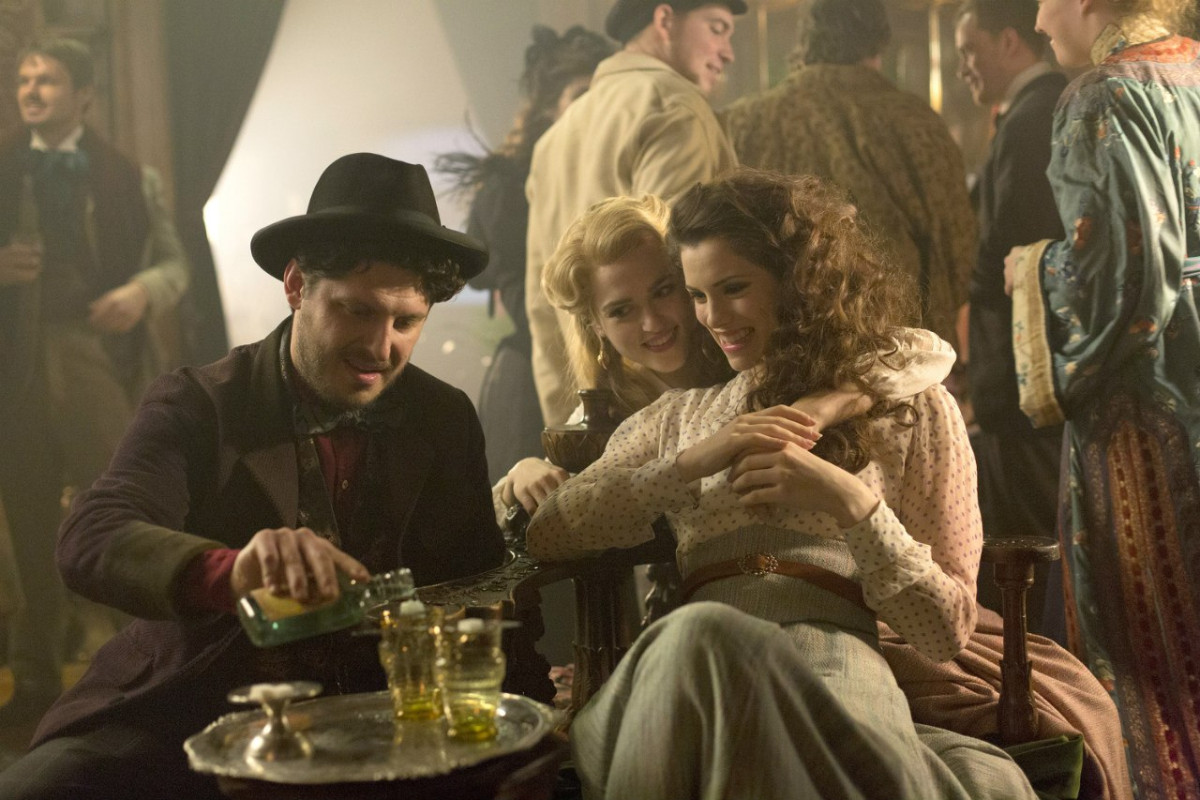 Katie McGrath: pic #642126