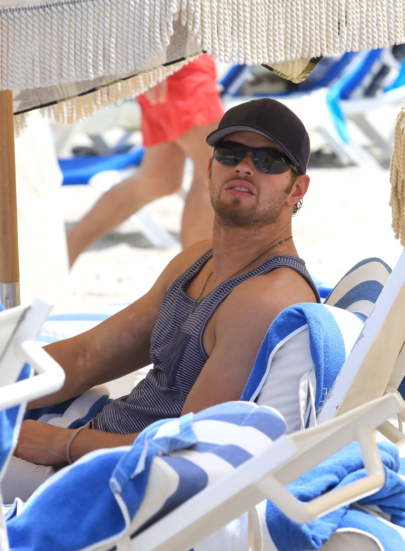 Kellan Lutz: pic #511093