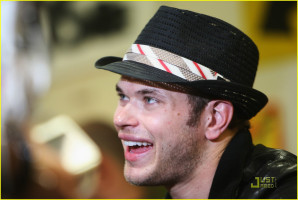 Kellan Lutz pic #151210