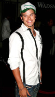 Kellan Lutz photo #