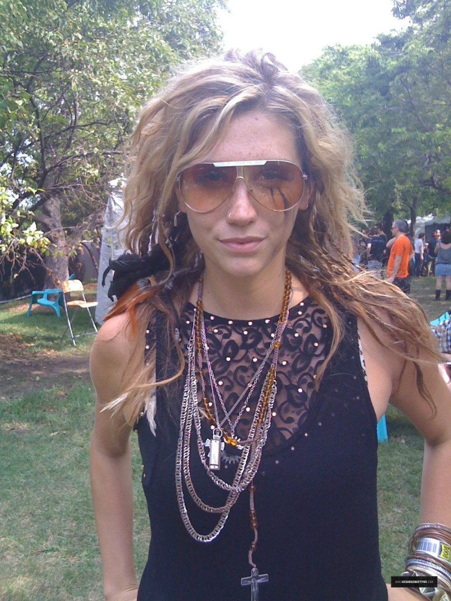 Kesha Rose Sebert: pic #264650