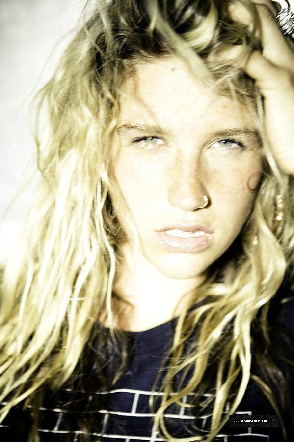 Kesha Rose Sebert: pic #244626