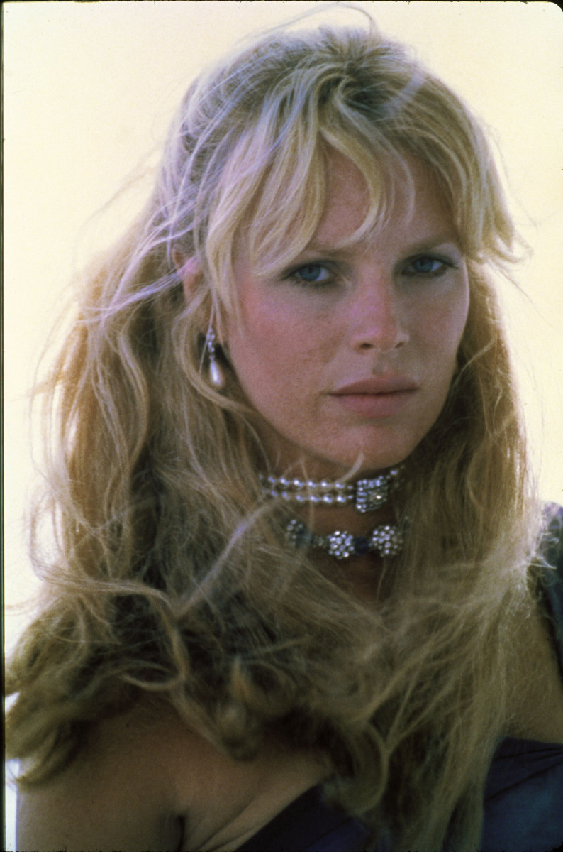 Kim Basinger: pic #1061271