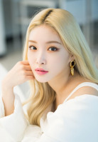 Kim Chung Ha         photo #