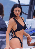 Kim Kardashian photo #