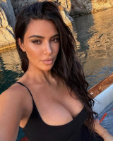 Kim Kardashian photo #