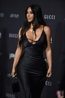 Kim Kardashian photo #