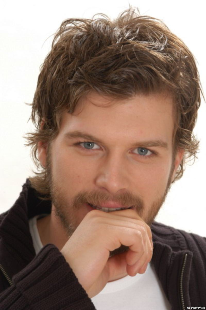 Kivanc Tatlitug: pic #543434