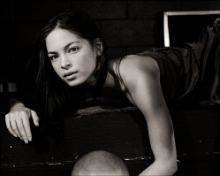 Kristin Kreuk photo #