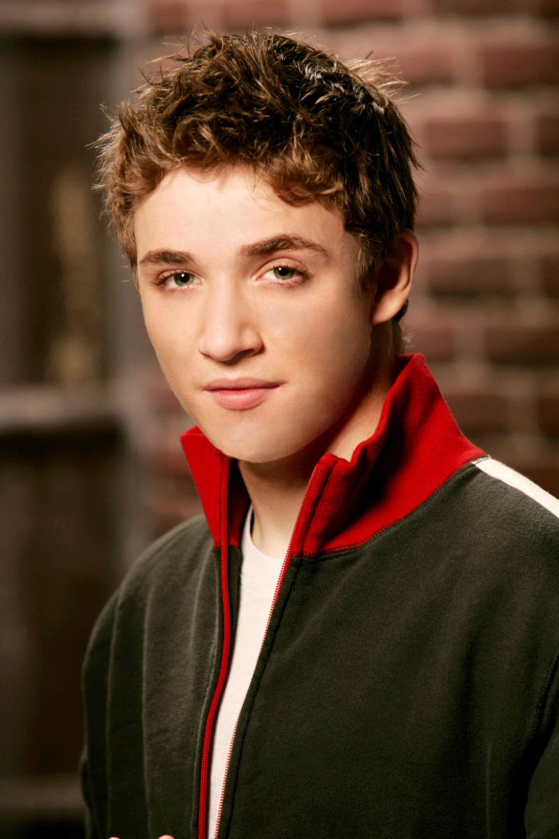 Kyle Gallner: pic #277749