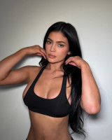 Kylie Jenner photo #
