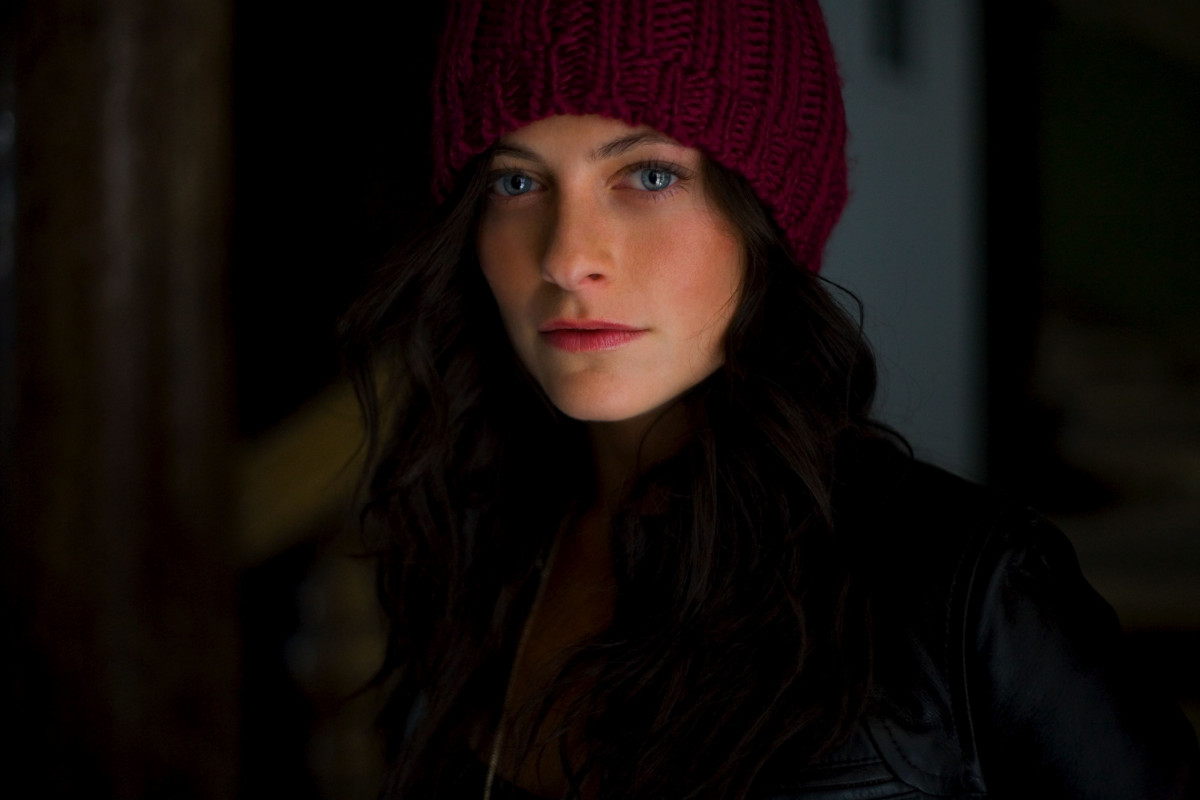 Lara Pulver: pic #441031