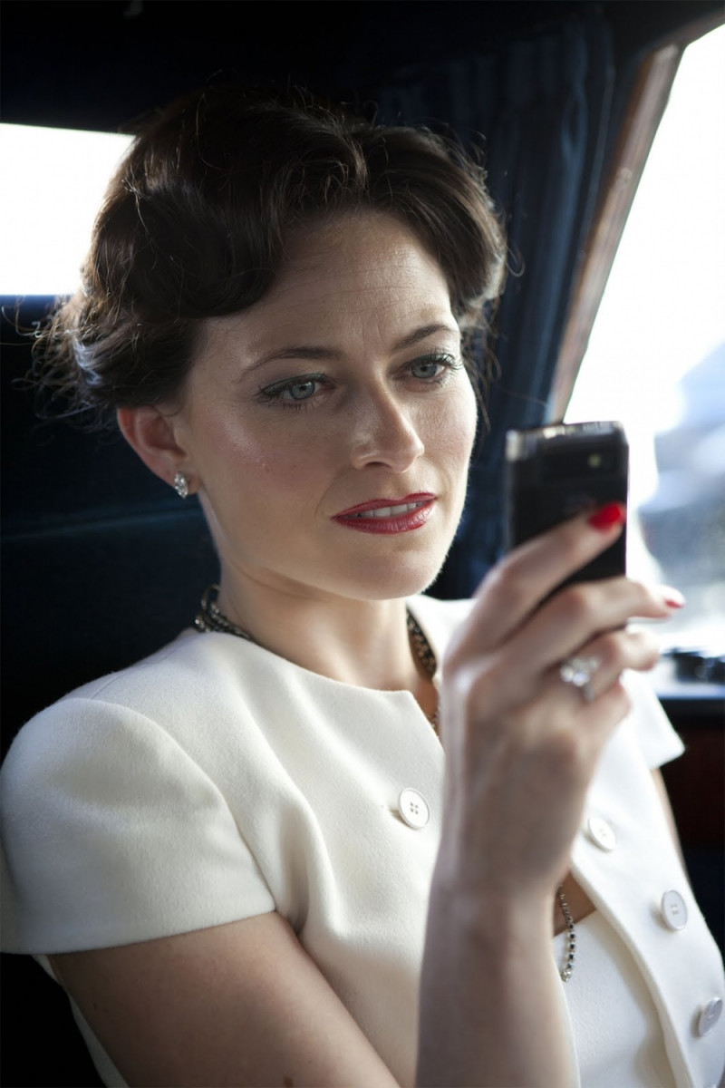 Lara Pulver: pic #441033
