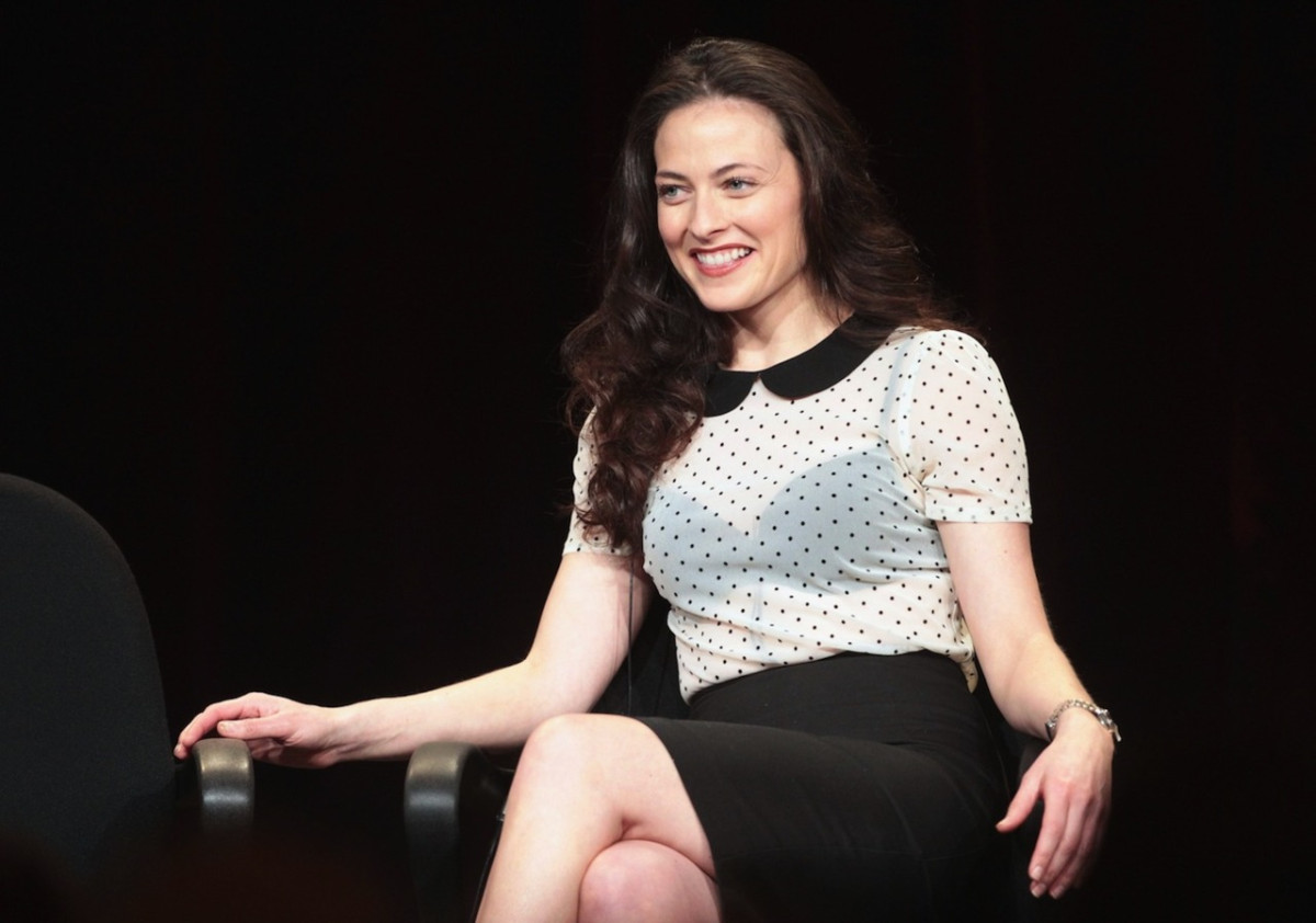 Lara Pulver: pic #449104