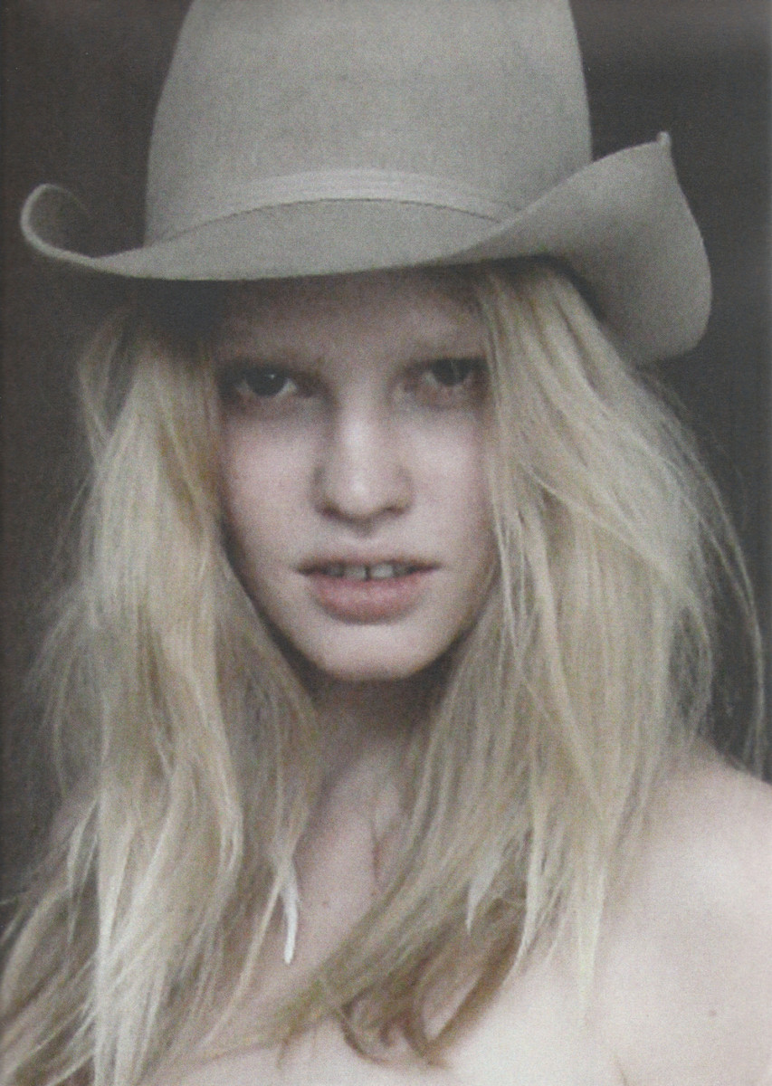 Lara Stone: pic #125880