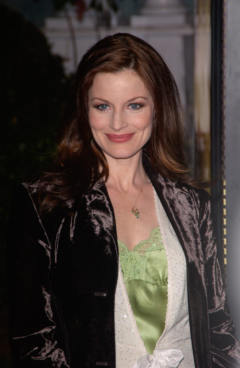 Laura Leighton: pic #335602