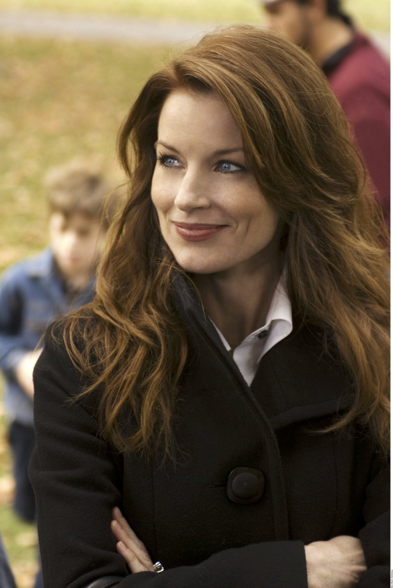 Laura Leighton: pic #208273