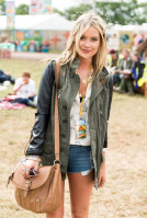 Laura Whitmore photo #