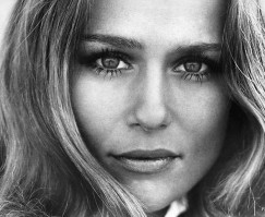 Lauren Hutton photo #