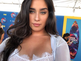 Lauren Jauregui photo #