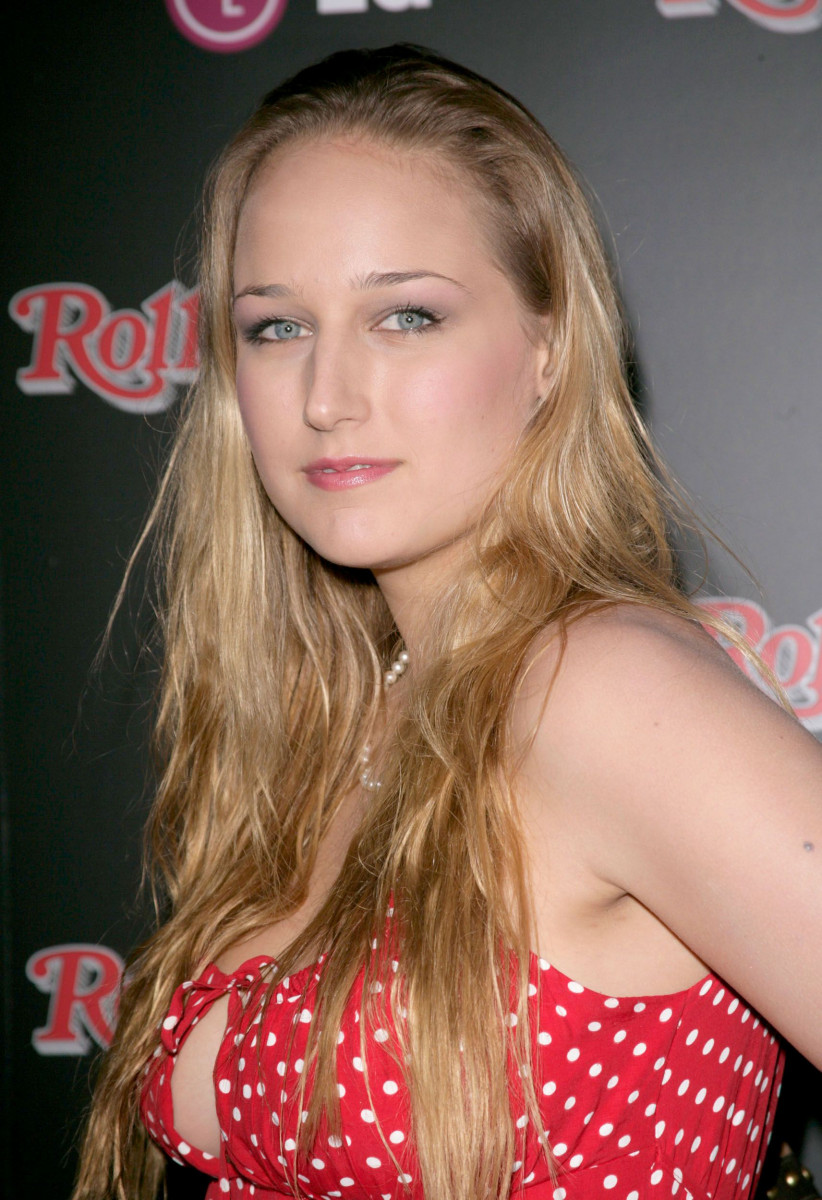 Leelee Sobieski: pic #1060653