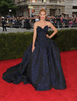 Leslie Bibb photo #