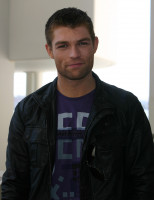 Liam McIntyre photo #