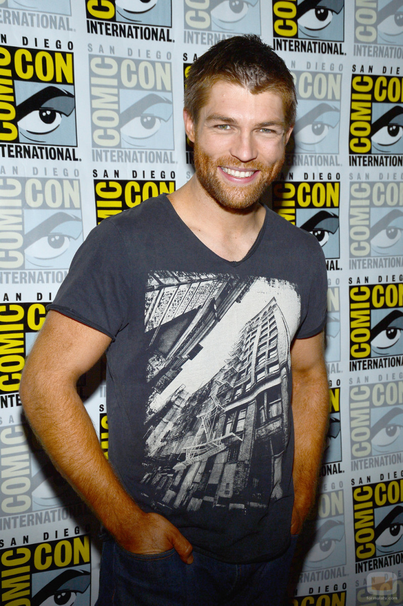 Liam McIntyre: pic #579745