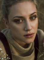 Lili Reinhart photo #