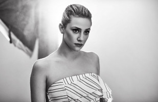 Lili Reinhart photo #