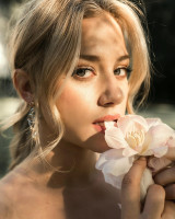 Lili Reinhart photo #