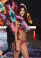 Lily Aldridge photo #