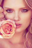 Lily Donaldson photo #