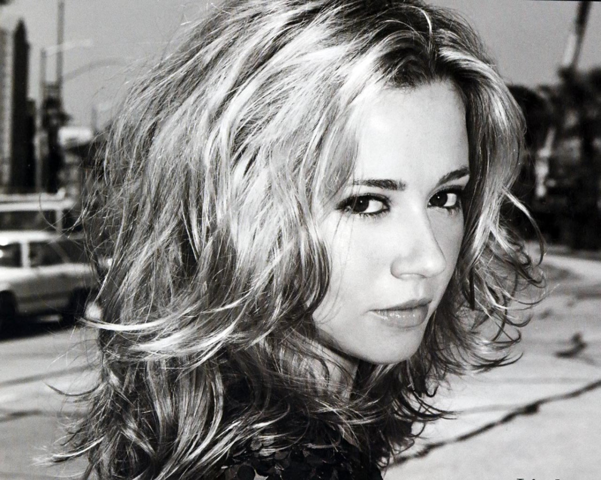 Linda Cardellini: pic #330257